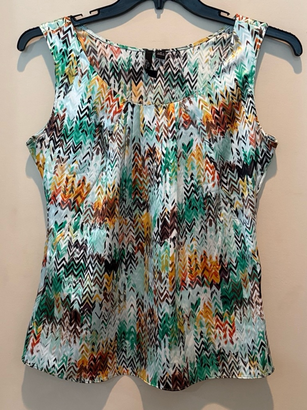 Essentials by Milano Multicolor Chevron-Print Sleeveless Tank
